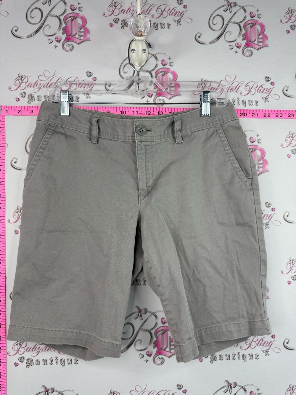Eddie Bauer shorts grey cargo style Khaki Shorts long style